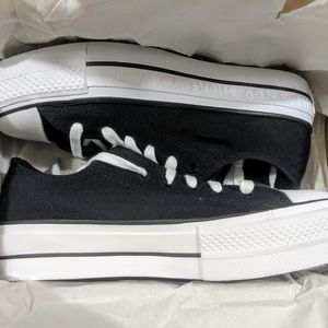 Size 7 Converse Platform Sneakers Black